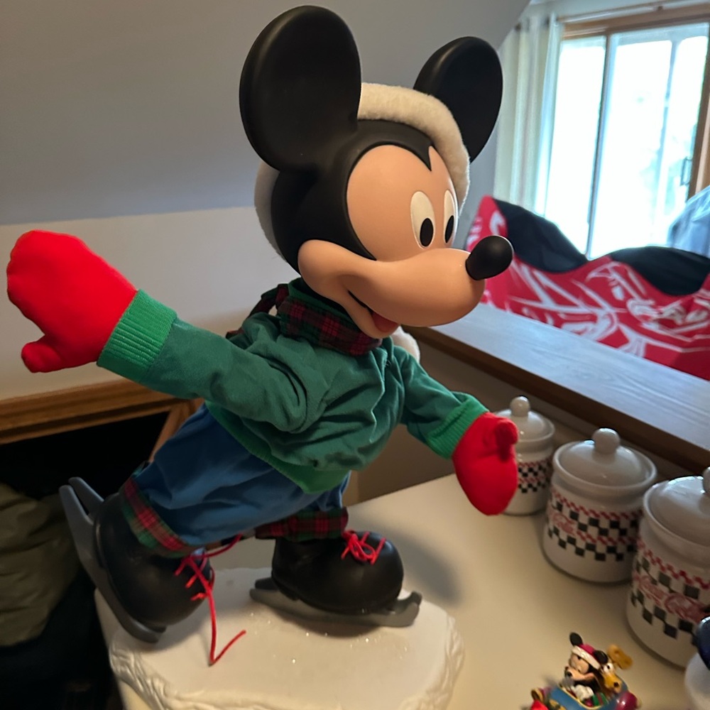 NWOT Mickey Mouse Skating Figurine